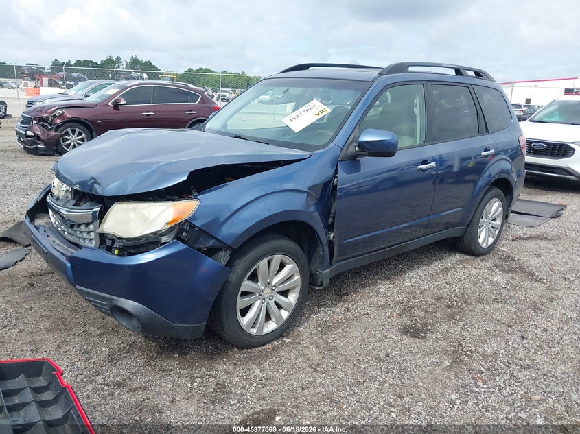 2013 SUBARU FORESTER auction photo 2