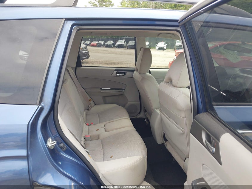 2013 SUBARU FORESTER auction photo 8