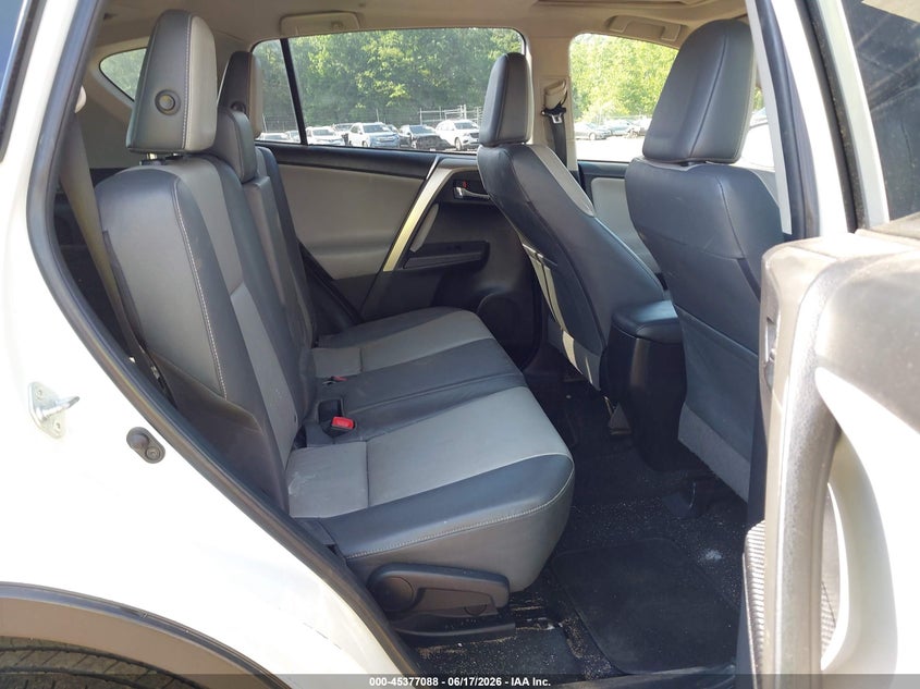 2015 TOYOTA RAV4 auction photo 8