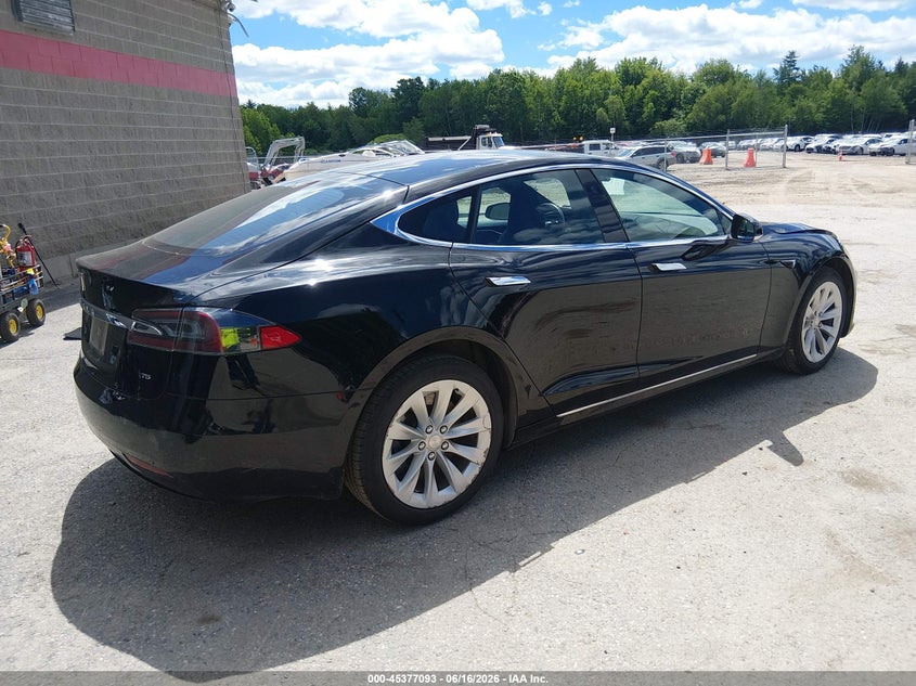 TESLA MODEL S - zdjęcie 4