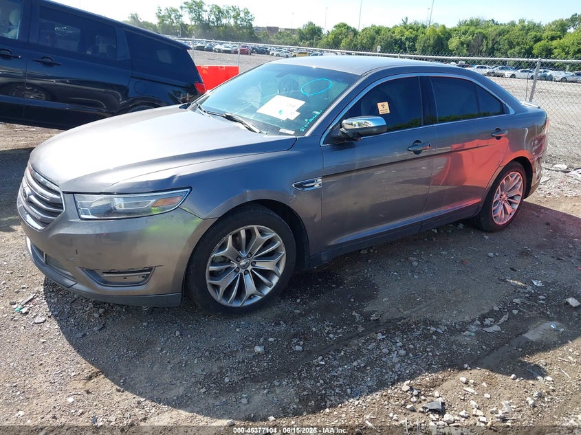 2013 FORD TAURUS auction photo 2