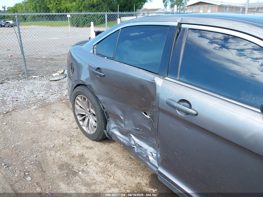 2013 FORD TAURUS auction photo 6