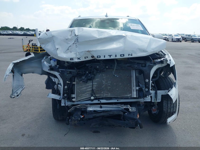 2024 FORD EXPEDITION auction photo 6