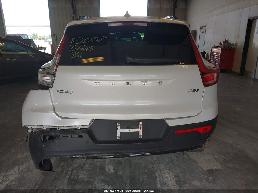 2024 Volvo Xc40 B5 Plus Dark Theme VIN: YV4L12UL9R2233173 Lot: 45377120