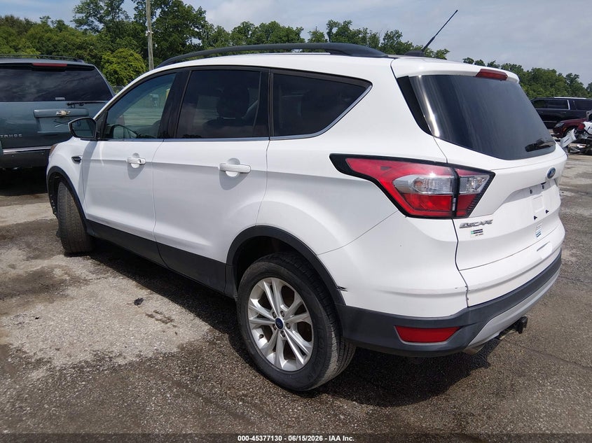 VIN 1FMCU0GD5JUB62013 2018 FORD ESCAPE SE
