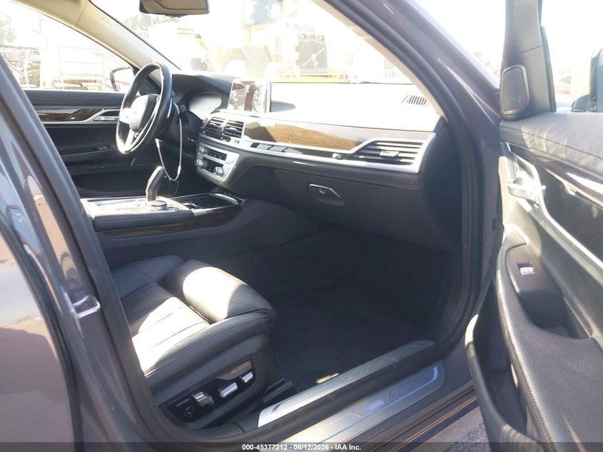 2020 BMW 740I auction photo 5