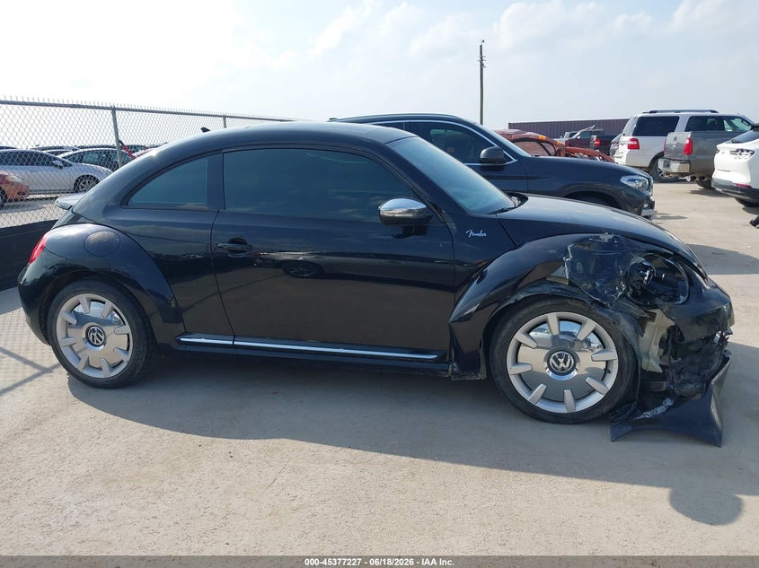 2013 Volkswagen Beetle 2.0T Fender Edition/2.0T Turbo/R-Line VIN: 3VW4S7AT8DM685426 Lot: 45377227