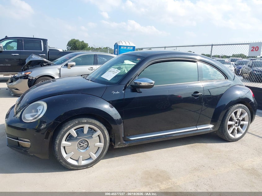 2013 Volkswagen Beetle 2.0T Fender Edition/2.0T Turbo/R-Line VIN: 3VW4S7AT8DM685426 Lot: 45377227