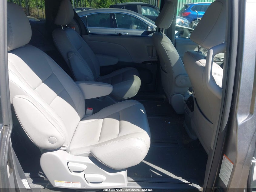 2018 TOYOTA SIENNA VAN 3.5L V-6 DI, DOHC, VVT, 296HP