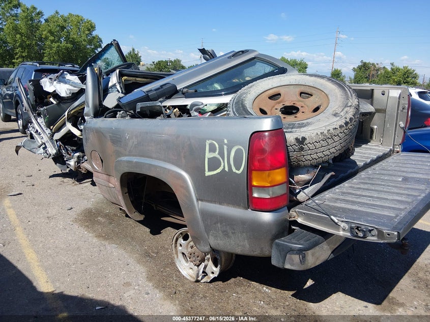 2002 GMC SIERRA 2500HD auction photo 3