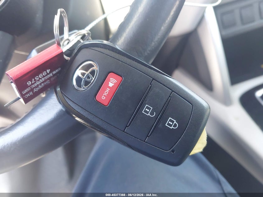 VIN 7MUBAAAG4PV040957 2023 TOYOTA COROLLA CROSS LE