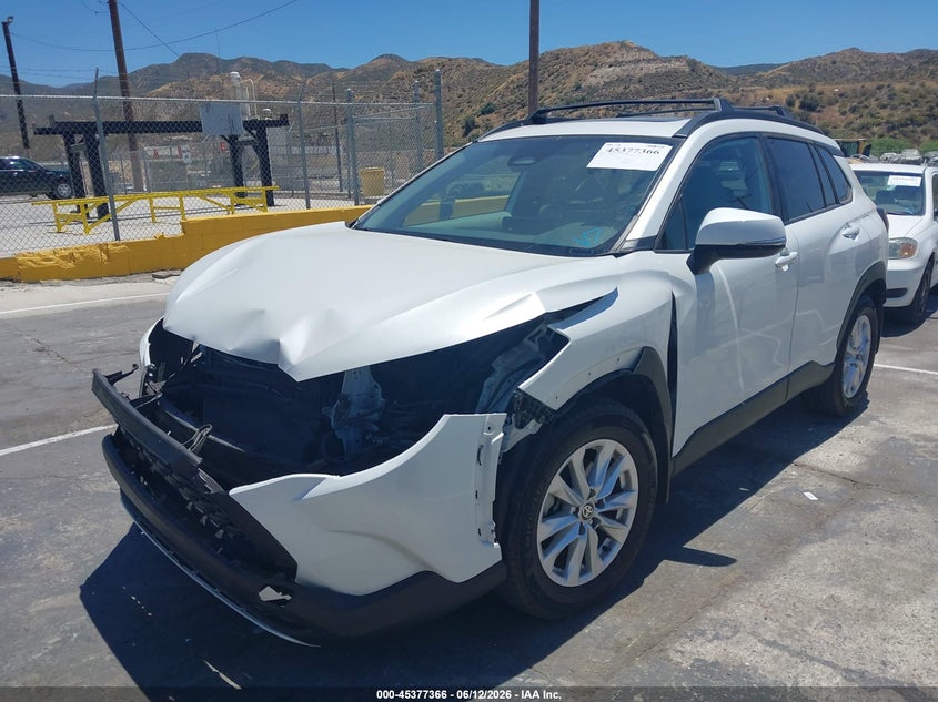 VIN 7MUBAAAG4PV040957 2023 TOYOTA COROLLA CROSS LE