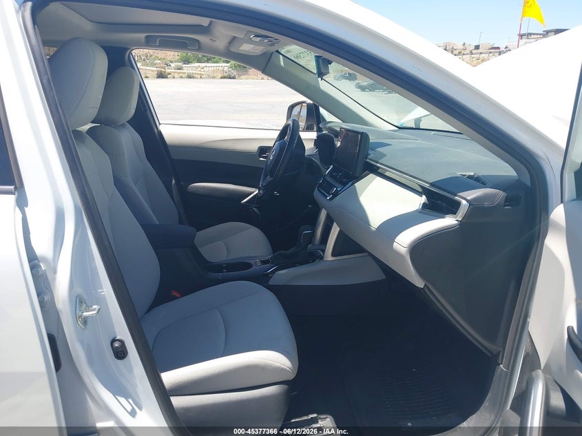 VIN 7MUBAAAG4PV040957 2023 TOYOTA COROLLA CROSS LE