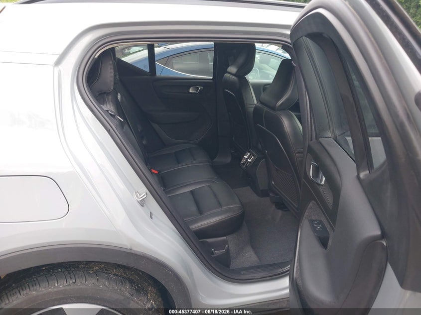 2024 Volvo Xc40 B5 Core Bright Theme/B5 Core Dark Theme VIN: YV4L12UK3R2287818 Lot: 45377407
