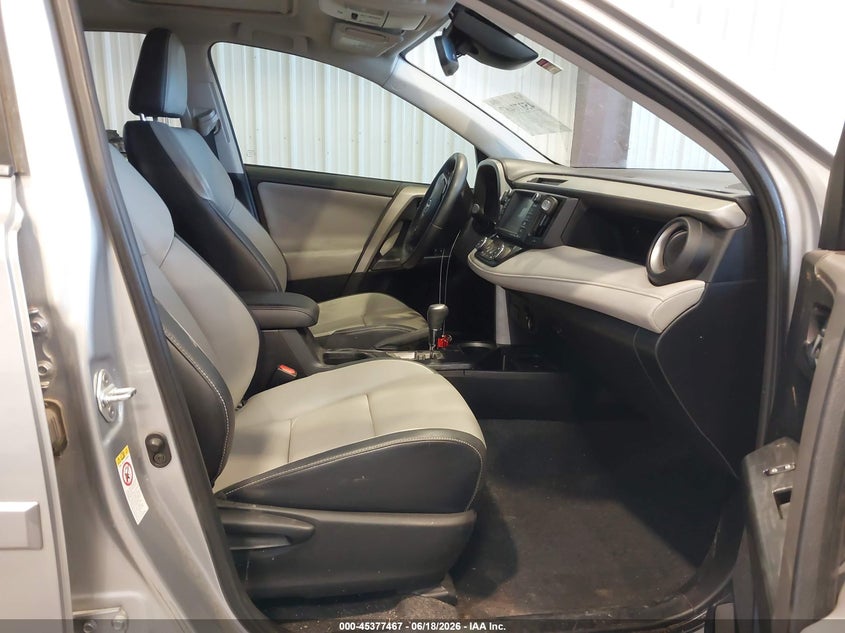 2017 TOYOTA RAV4 auction photo 5