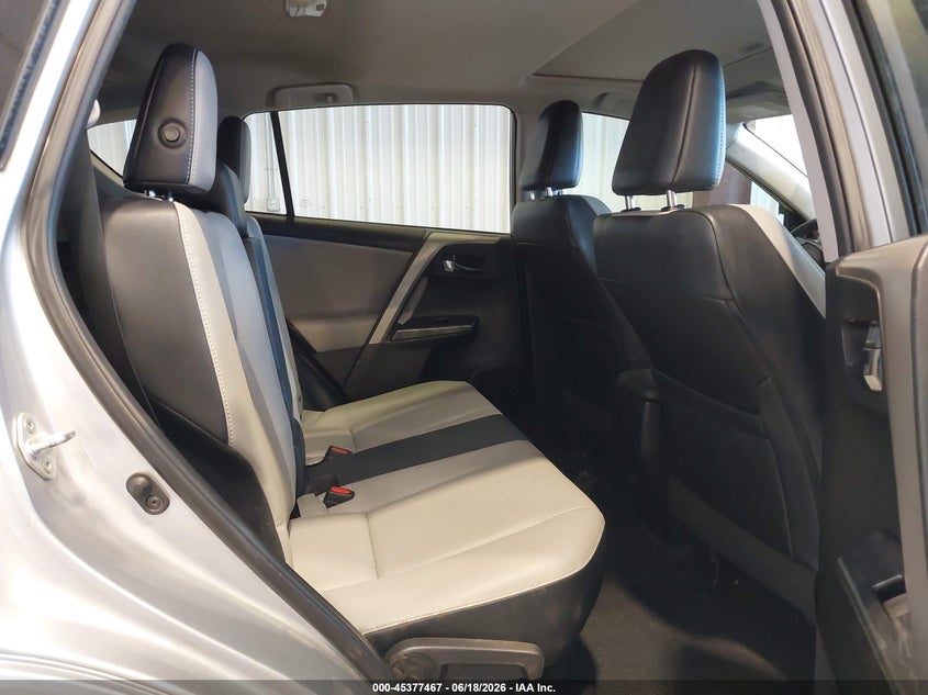 2017 TOYOTA RAV4 auction photo 8