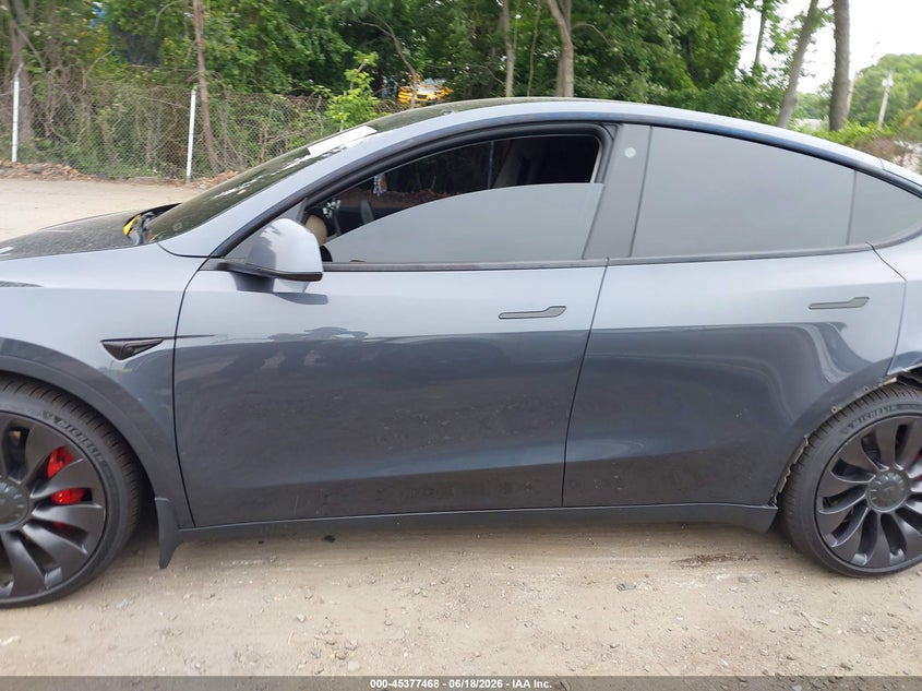 TESLA MODEL Y - zdjęcie 14
