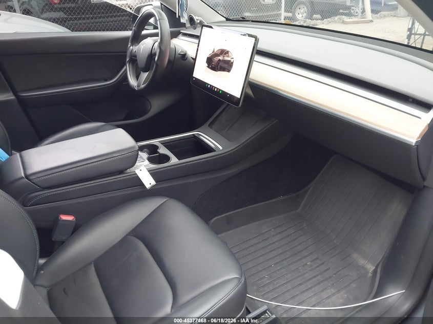 TESLA MODEL Y - zdjęcie 5