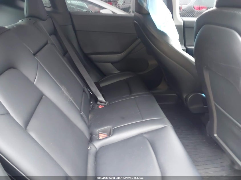 TESLA MODEL Y - zdjęcie 8