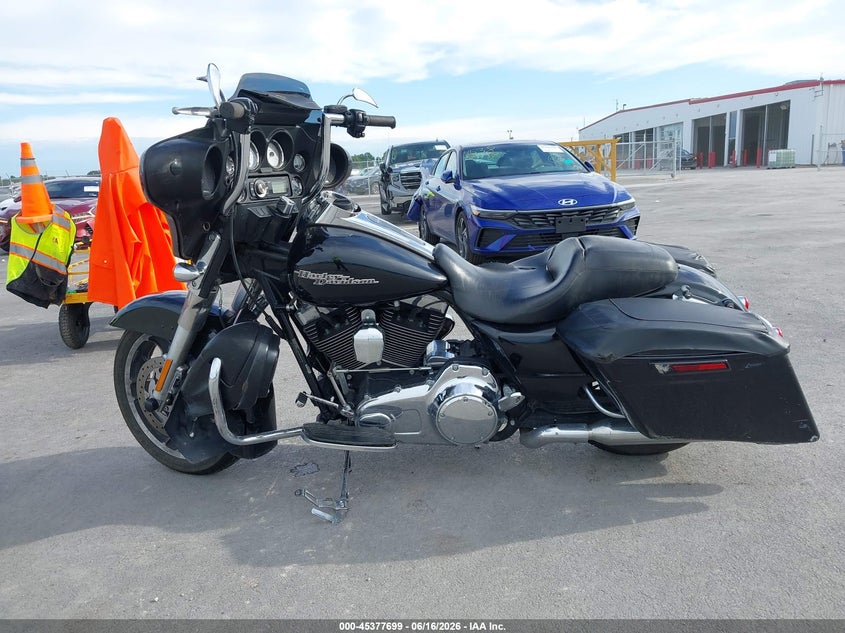 2011 Harley-Davidson Flhx VIN: 1HD1KB41XBB636217 Lot: 45377699