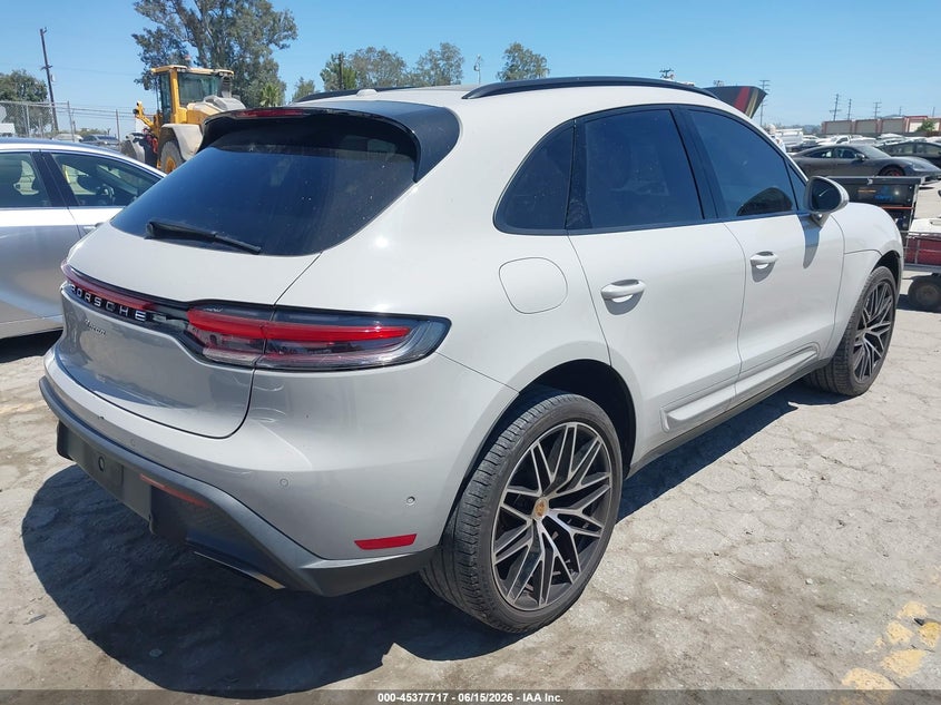 2023 PORSCHE MACAN auction photo 4