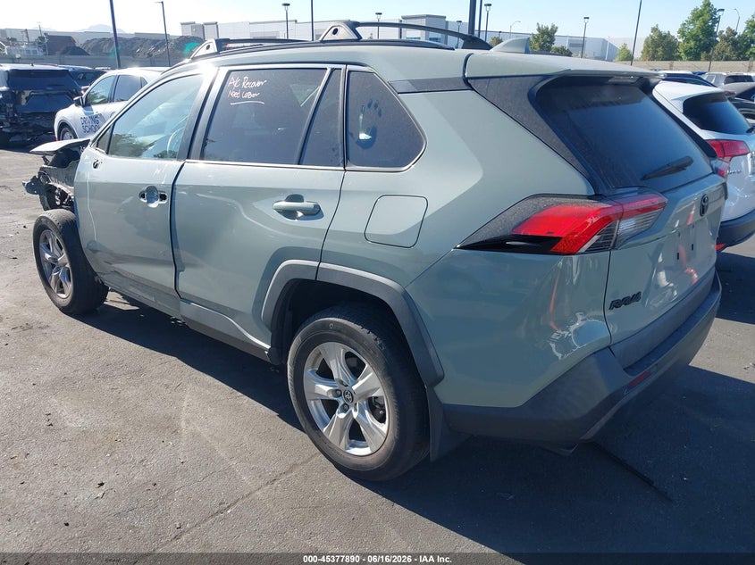 VIN 2T3W1RFV8MW163057 2021 TOYOTA RAV4 XLE