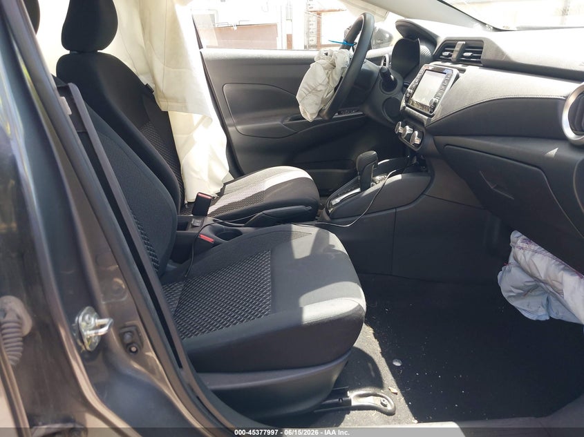 2020 NISSAN VERSA auction photo 5