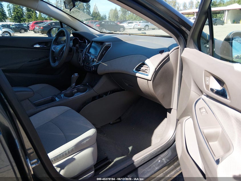 VIN 3G1BE6SM8JS585944 2018 CHEVROLET CRUZE LT