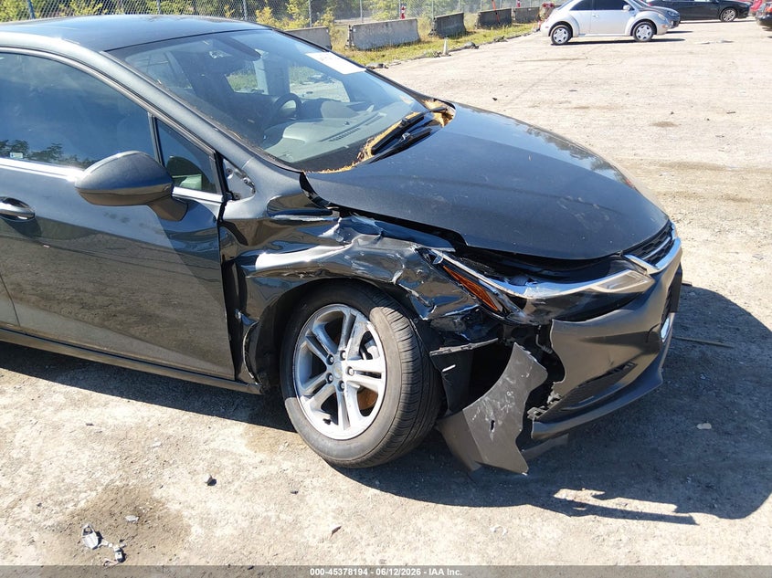 VIN 3G1BE6SM8JS585944 2018 CHEVROLET CRUZE LT
