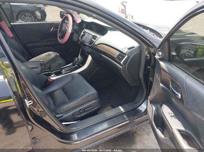 2017 HONDA ACCORD auction photo 5