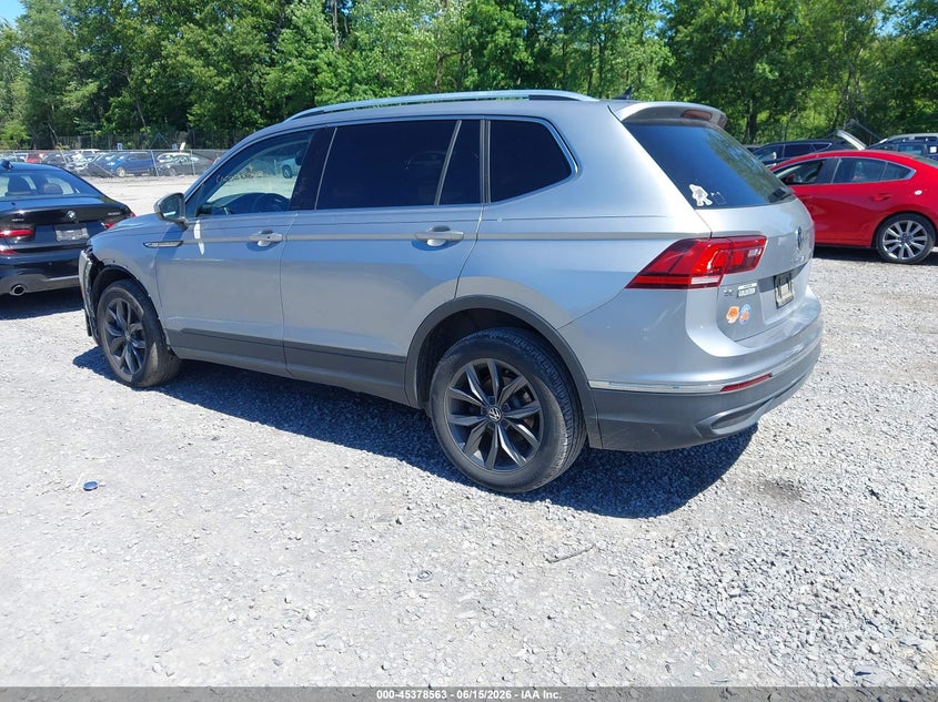 2022 VOLKSWAGEN TIGUAN auction photo 3