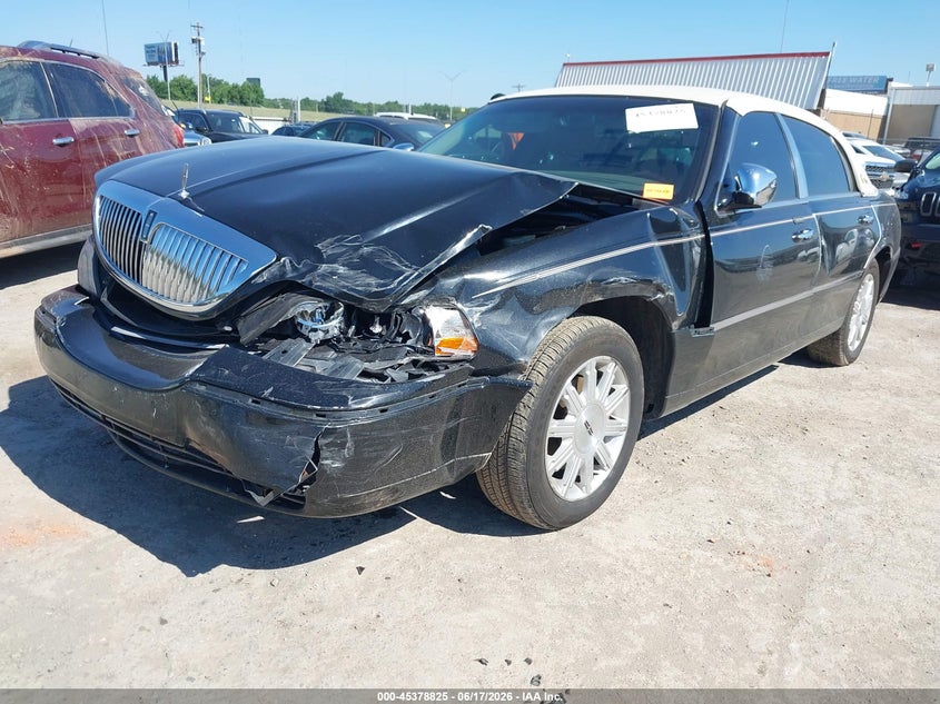 Vin: 2lnbl8cvxbx751788, lot: 45876811, lincoln town car signature limited 20112