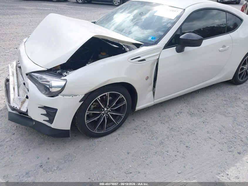 2017 TOYOTA 86 auction photo 6