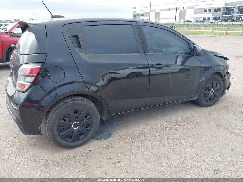 2020 CHEVROLET SONIC auction photo 4