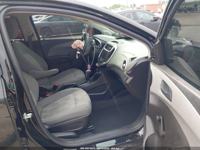 2020 CHEVROLET SONIC auction photo 5
