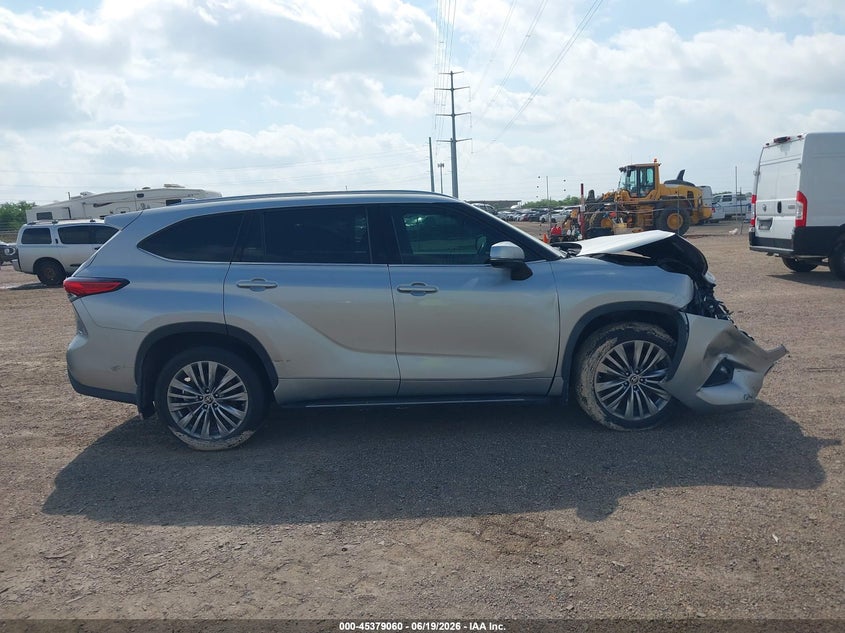 TOYOTA HIGHLANDER - zdjęcie 12