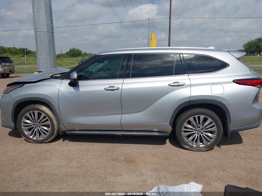 TOYOTA HIGHLANDER - zdjęcie 13