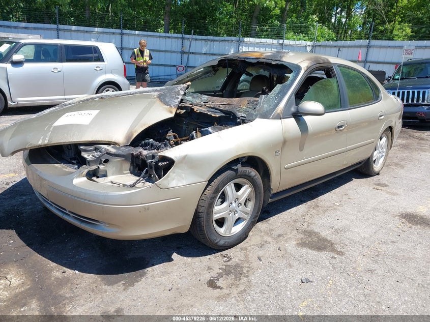 2000 FORD TAURUS auction photo 2