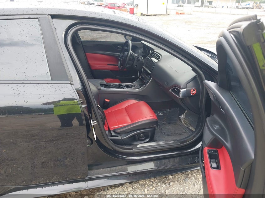 2017 JAGUAR XE auction photo 5