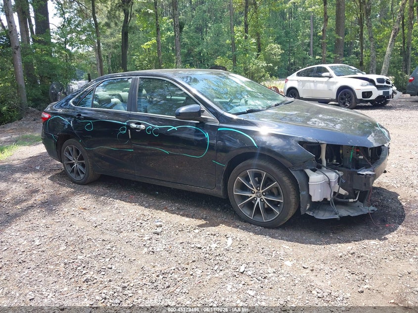 2017 TOYOTA CAMRY XSE