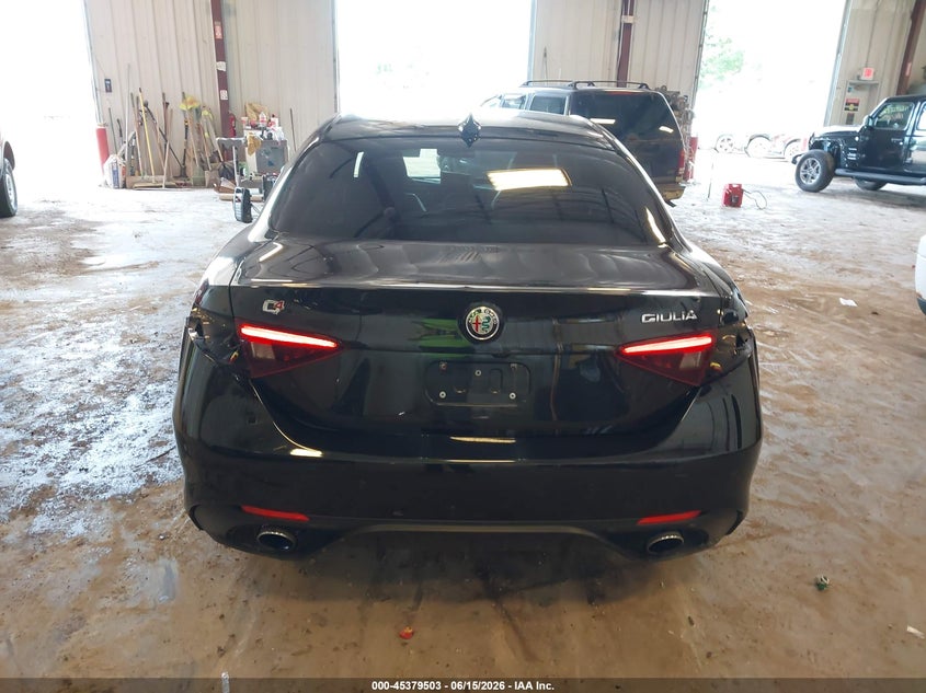 2018 Alfa Romeo Giulia Ti Sport Awd VIN: ZARFAEEN5J7592406 Lot: 45379503