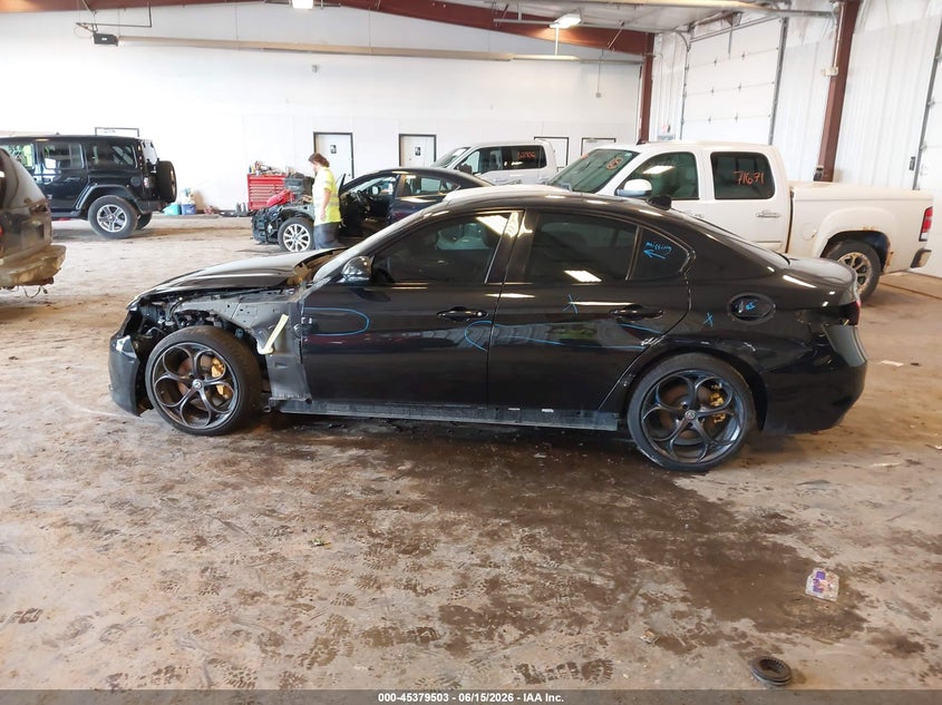 2018 Alfa Romeo Giulia Ti Sport Awd VIN: ZARFAEEN5J7592406 Lot: 45379503