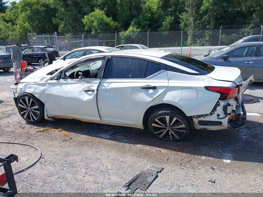 VIN 1N4BL4CW2LC272159 2020 NISSAN ALTIMA SR INTELLIGENT AWD