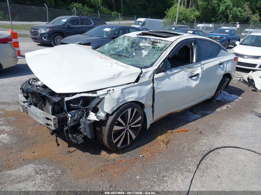 VIN 1N4BL4CW2LC272159 2020 NISSAN ALTIMA SR INTELLIGENT AWD