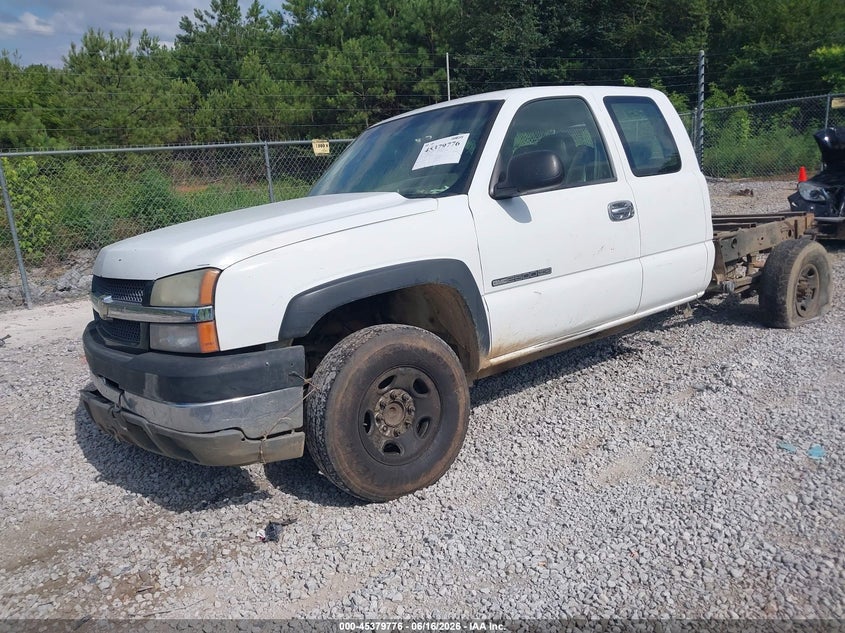2005 CHEVROLET SILVERADO 2500HD auction photo 2