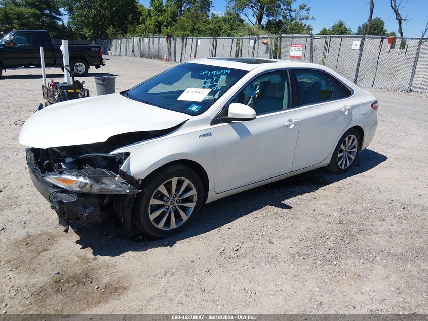2015 TOYOTA CAMRY HYBRID auction photo 2