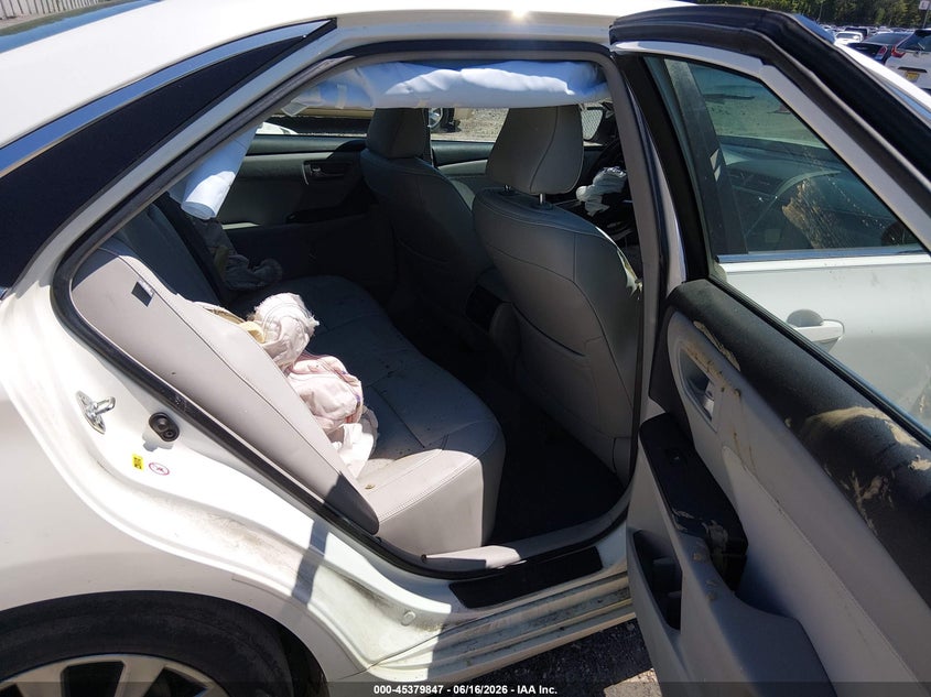 2015 TOYOTA CAMRY HYBRID auction photo 8