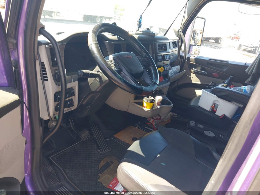 2022 PETERBILT 579 auction photo 6