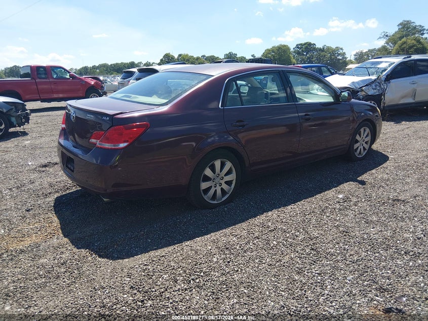 2005 TOYOTA AVALON auction photo 4