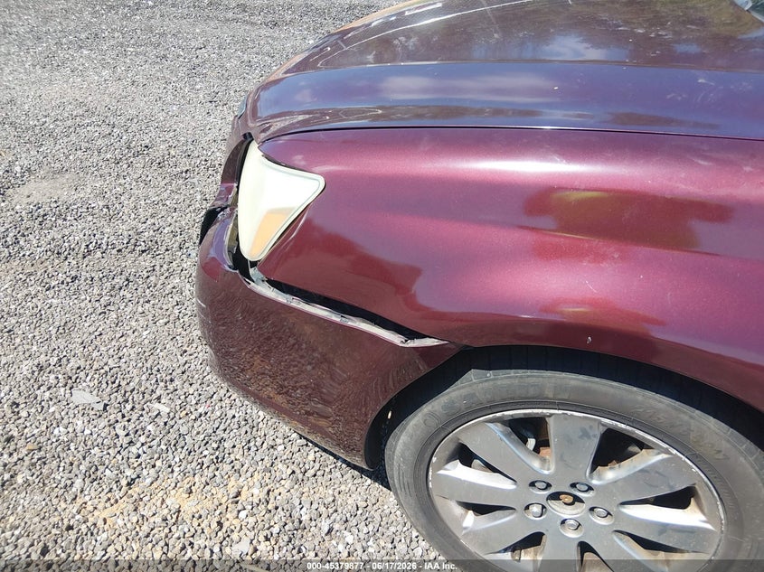 2005 TOYOTA AVALON auction photo 6